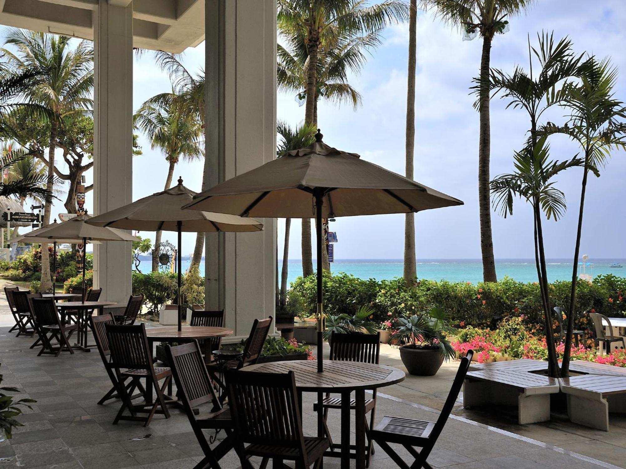 The Moon Beach Museum Resort Onna Exterior foto