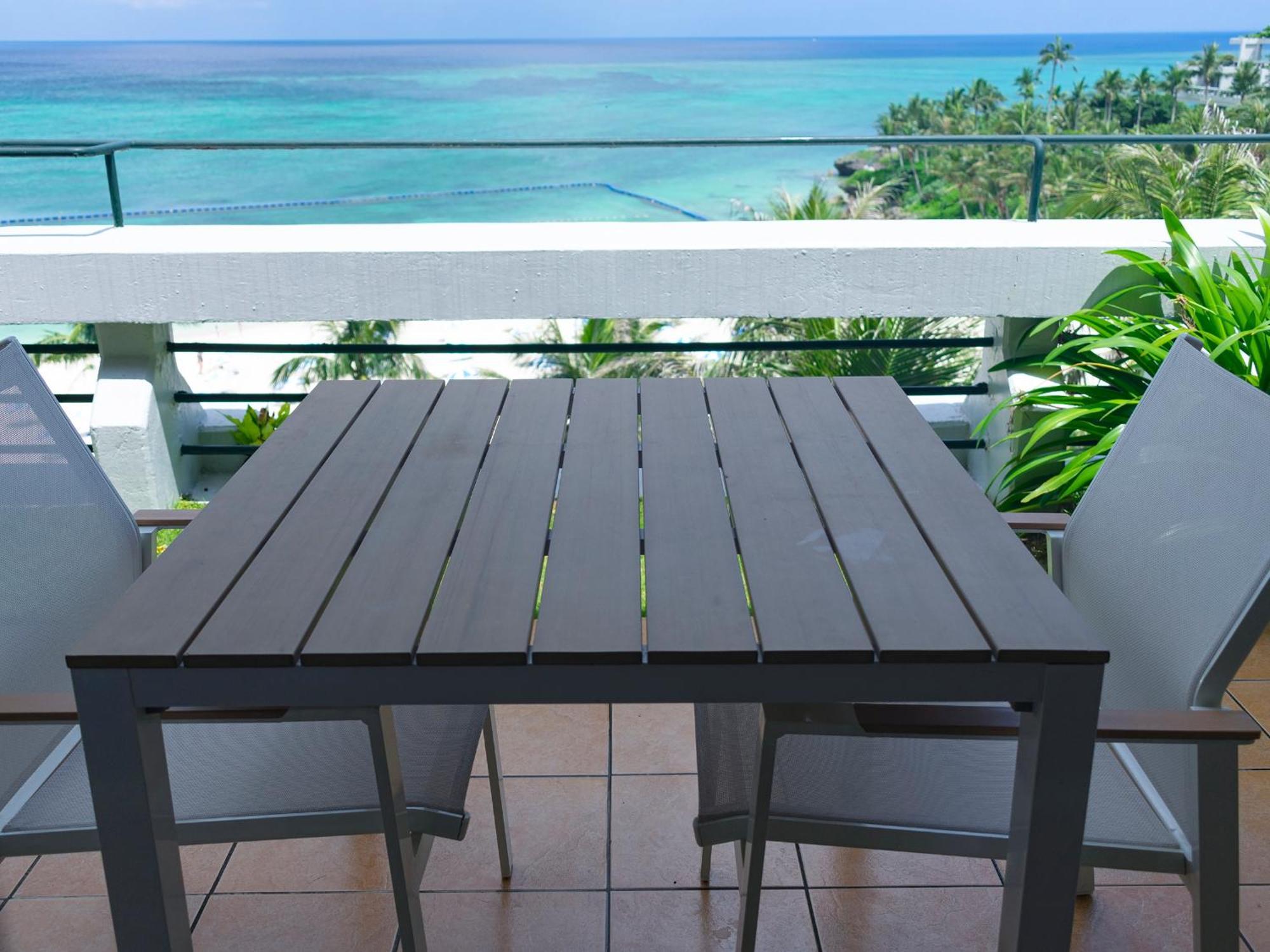 The Moon Beach Museum Resort Onna Quarto foto