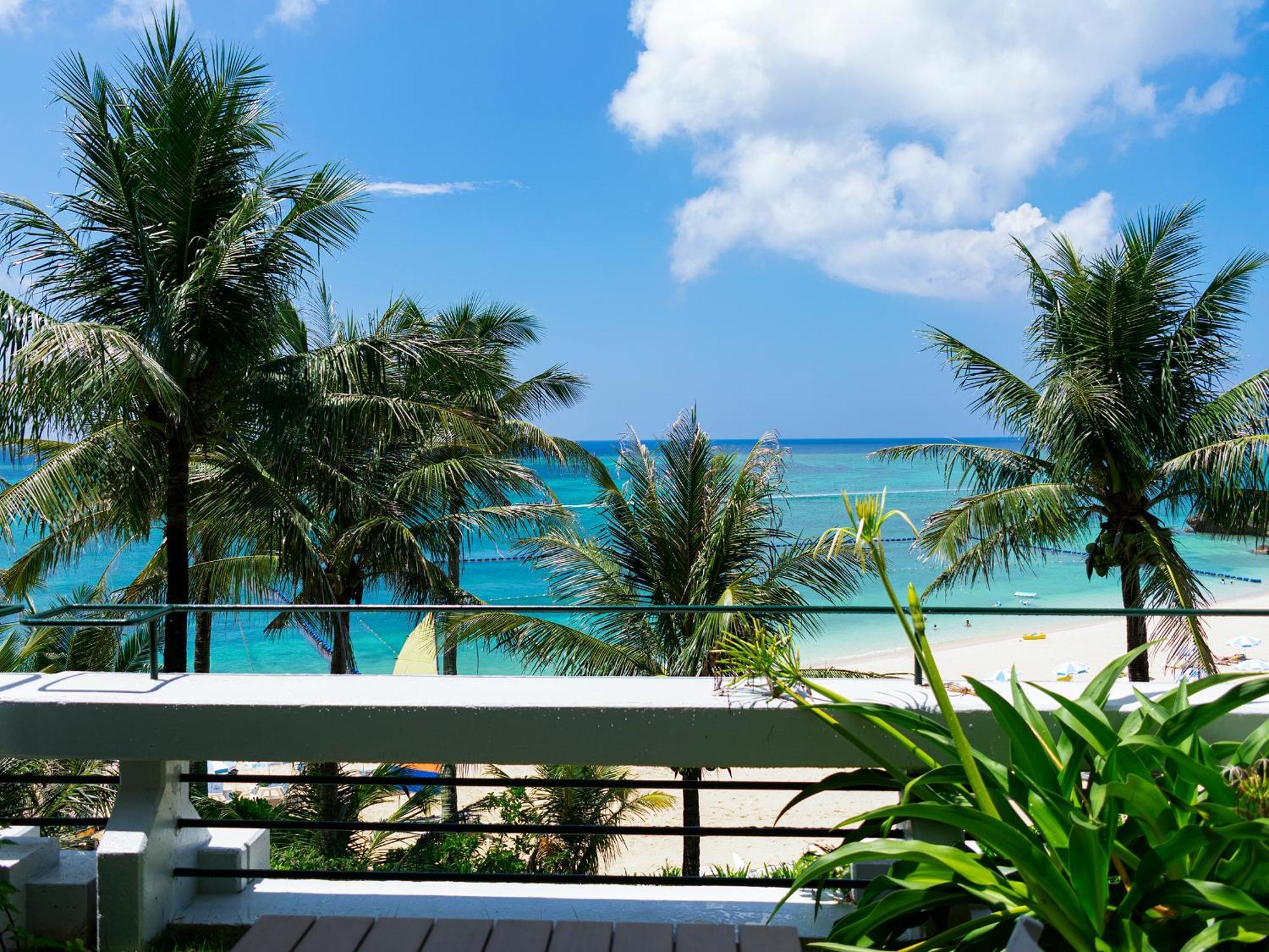 The Moon Beach Museum Resort Onna Quarto foto