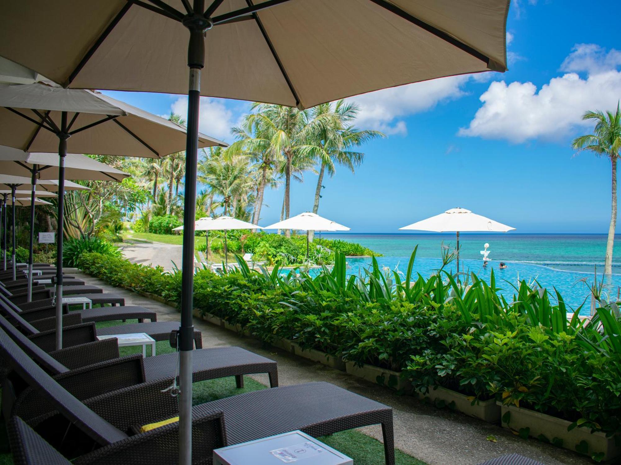 The Moon Beach Museum Resort Onna Exterior foto